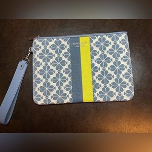Kate Spade Wristlet, brand new.